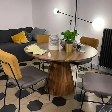 Apartment Lovely Art&design 2 Bdrms Flat *