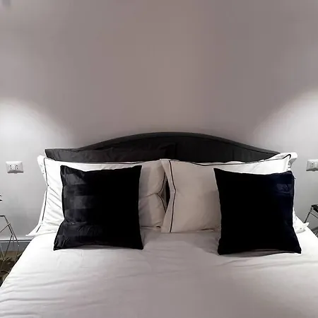 Lovely Art&design 2 Bdrms Flat Rom