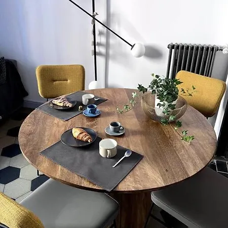Apartment Lovely Art&design 2 Bdrms Flat