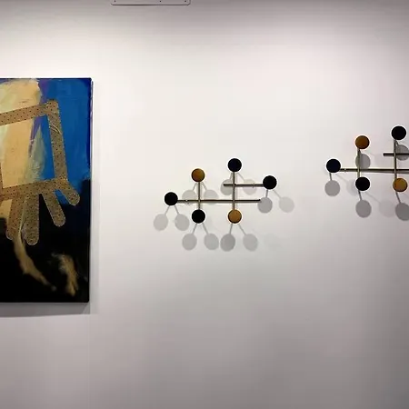 Апартаменты Lovely Art&design 2 Bdrms Flat *